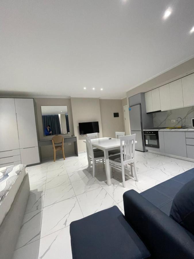 Modern Beachfront Apartments Sarande Exterior photo